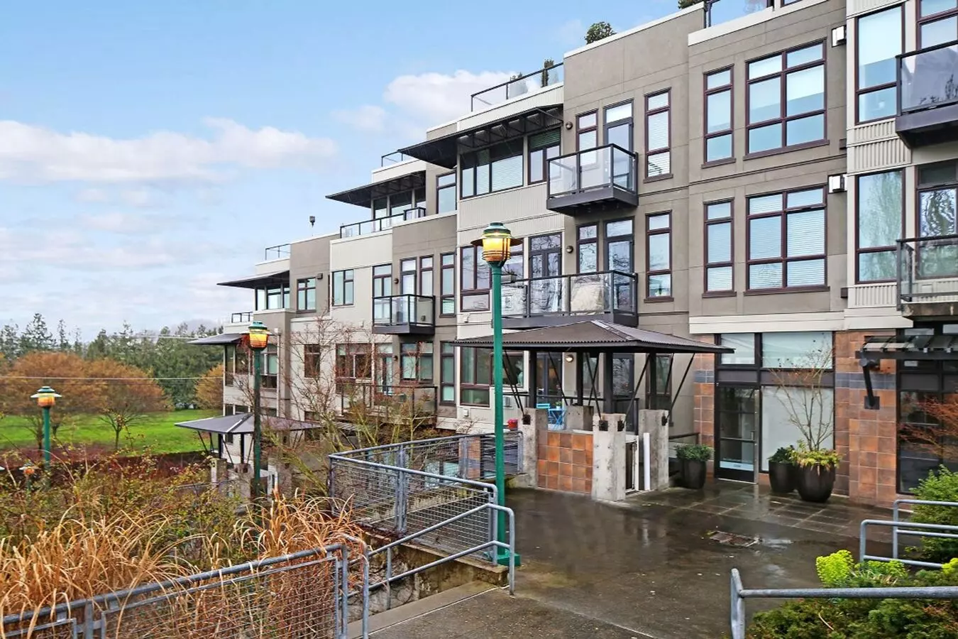 2bd/2ba Seattle Condo photo 2