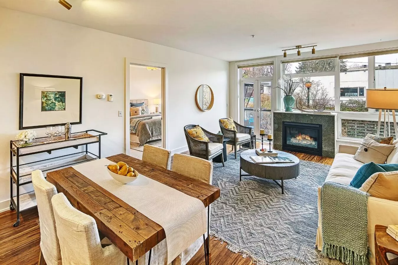 2bd/2ba Seattle Condo photo 5