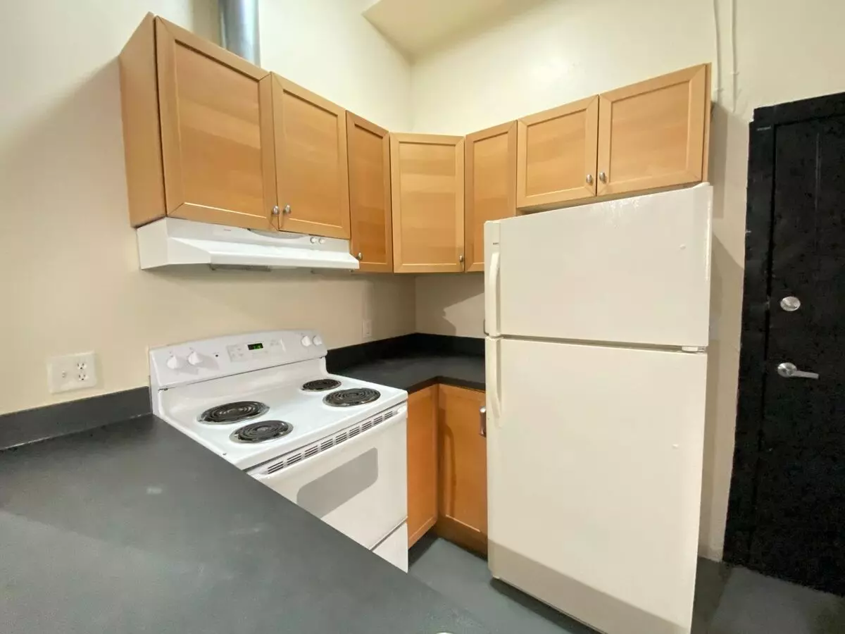 316 E. Harrison St. Harrison@northwestapartments.com photo 2