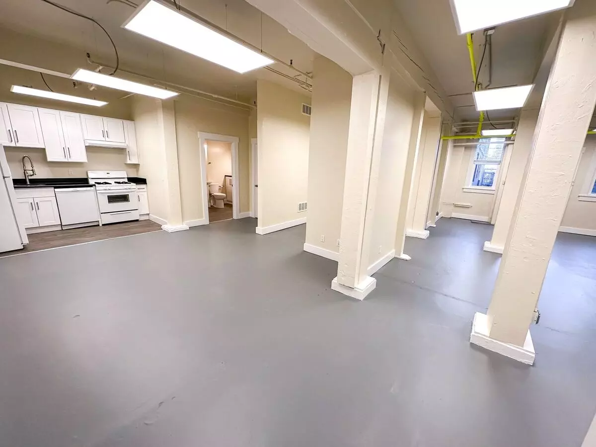504 E. Denny Way StFlorence@northwestapartments.com photo 5