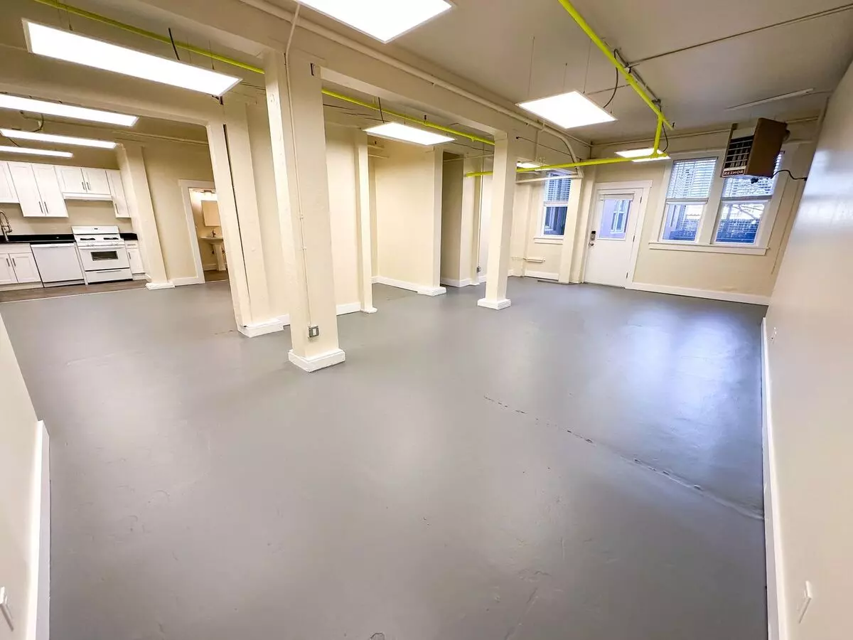 504 E. Denny Way StFlorence@northwestapartments.com photo 3