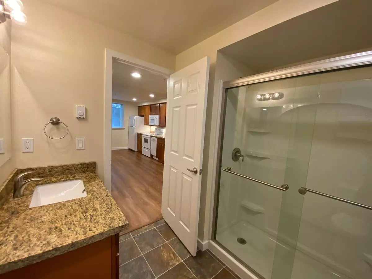 515 E. Denny Way 515Denny@northwestapartments.com photo 3