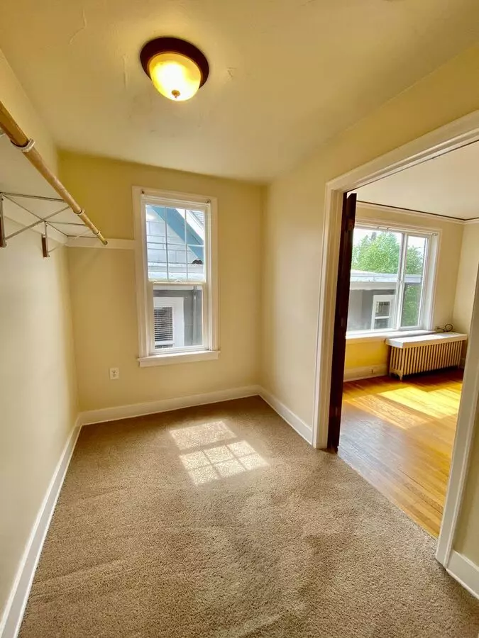 531 Malden Ave. E. Cornell@northwestapartments.com photo 4
