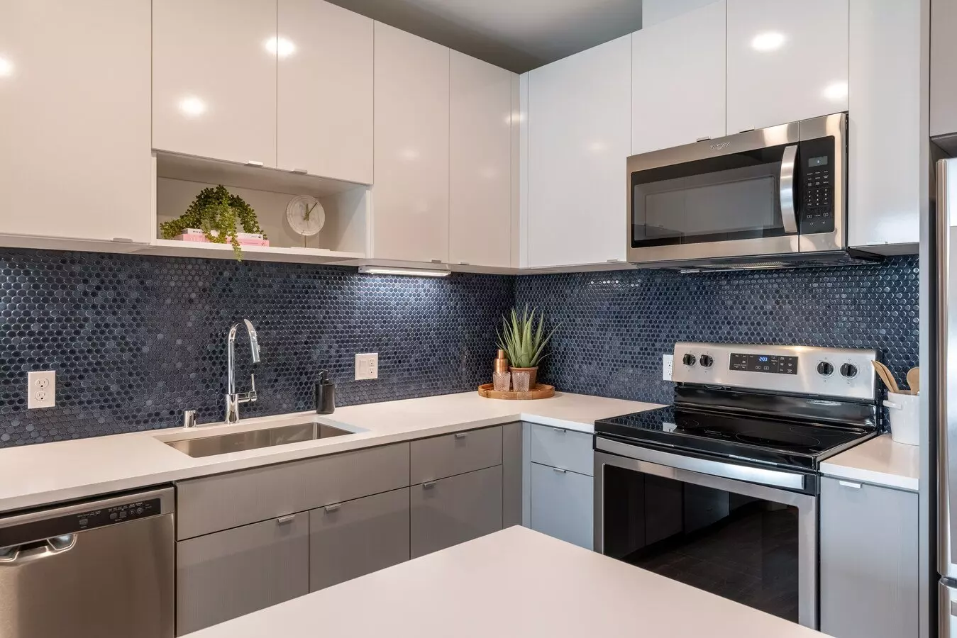 Jackson Apartments photo 3