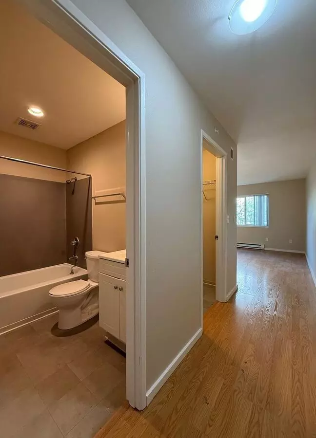 Triad Apartments photo 5