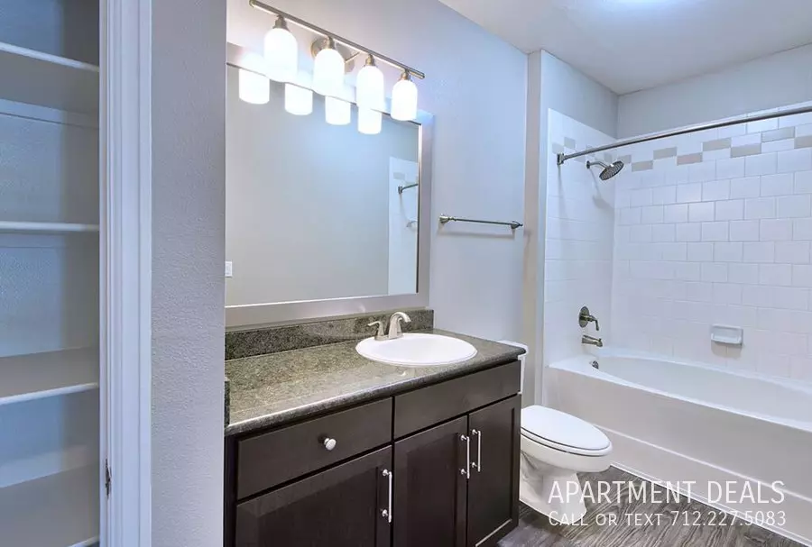4406 College Park Drive, The Woodlands, TX 77384 photo 5