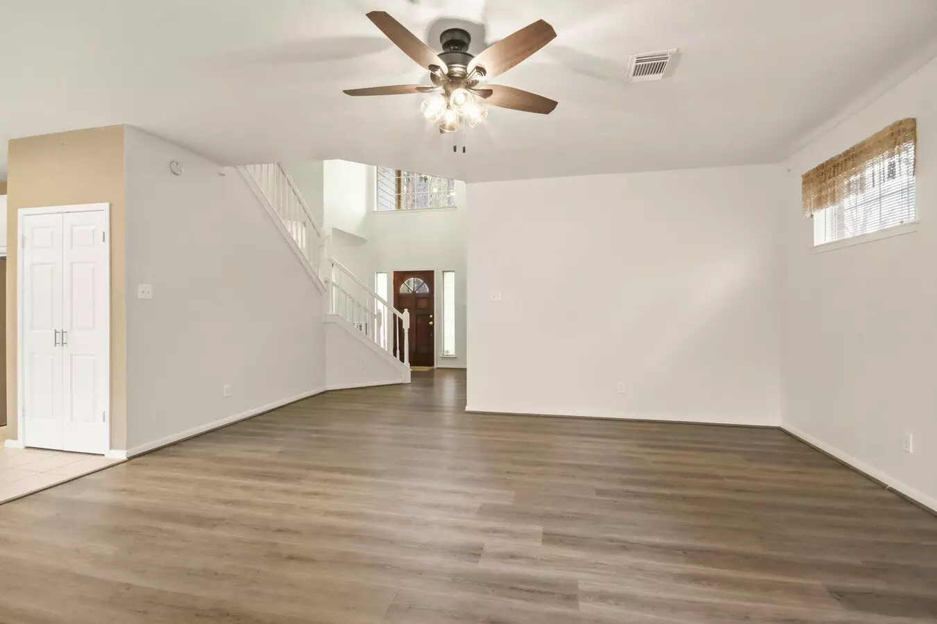 111 South Dreamweaver Circle, Spring, TX 77380 photo 5
