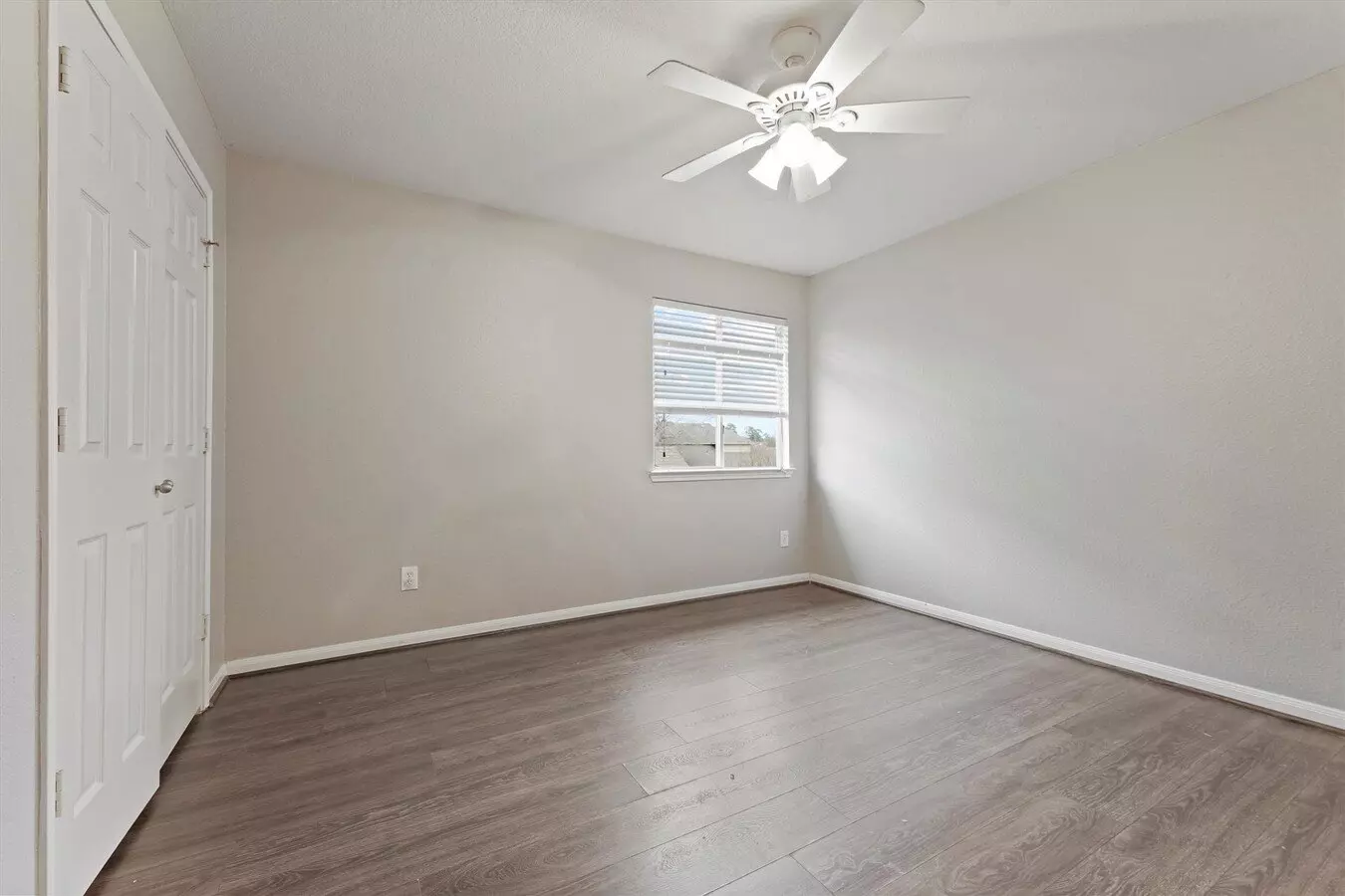24522 Forest Path Court, Spring, TX 77373 photo 2