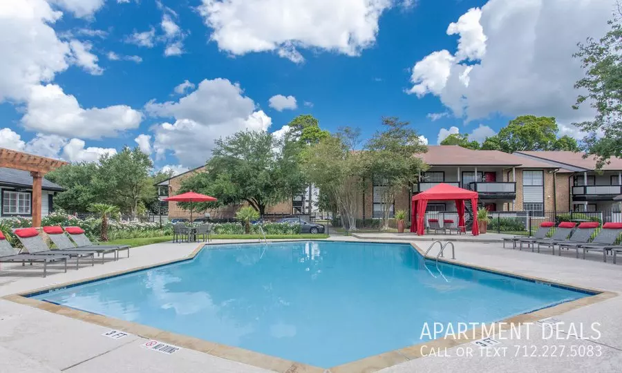 25706 N Fwy photo 3