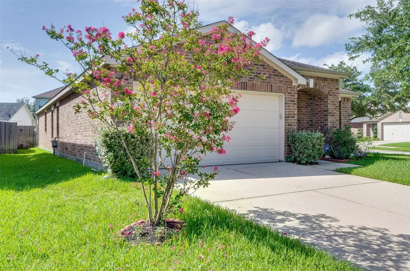 3302 Legends Landing Drive, Spring, TX 77386 photo 4