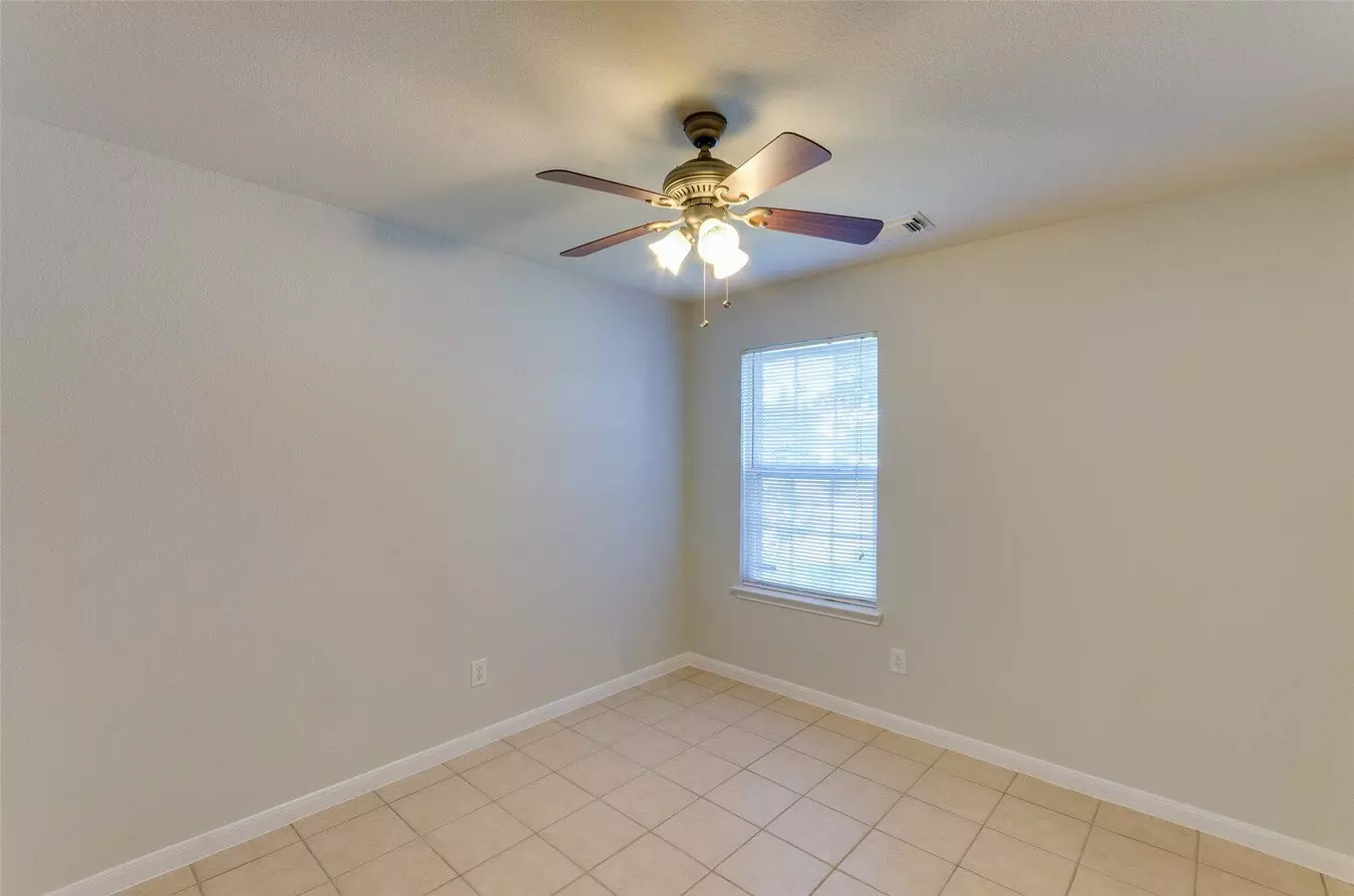 3302 Legends Landing Drive, Spring, TX 77386 photo 5