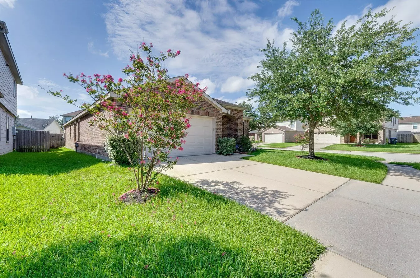 3302 Legends Landing Drive, Spring, TX 77386 photo 3