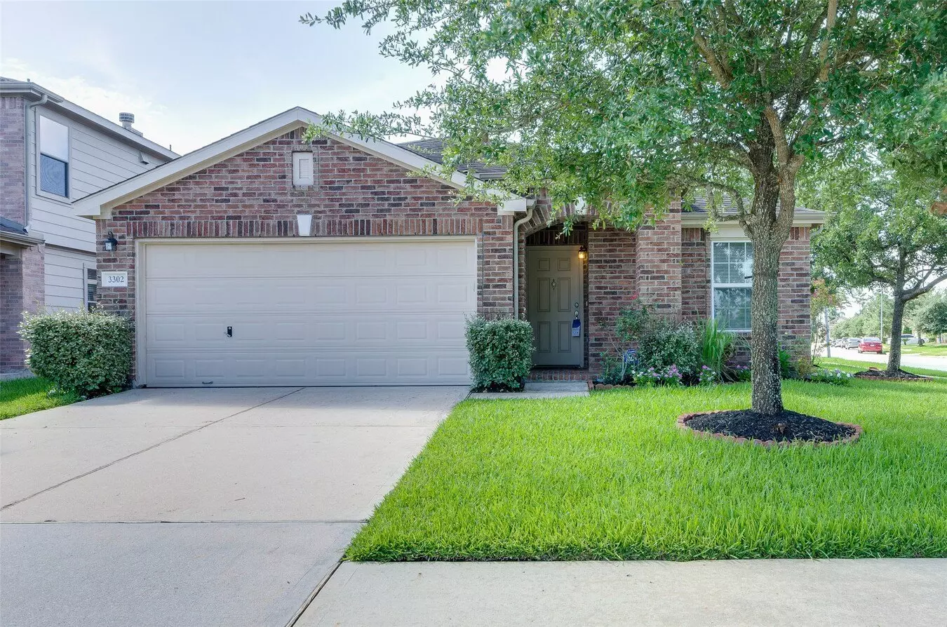 3302 Legends Landing Drive, Spring, TX 77386 photo 2