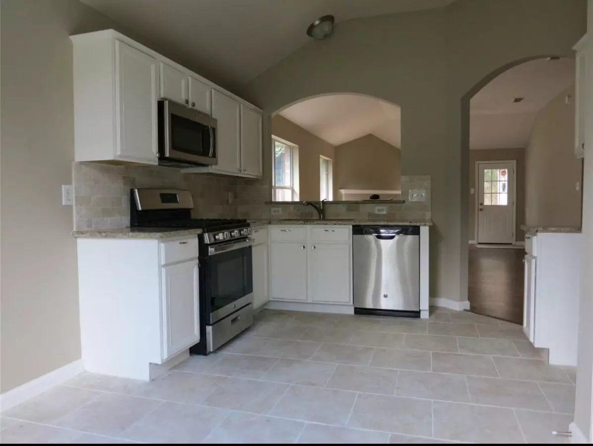 5235 Sherilynn Drive, Spring, TX 77373 photo 5