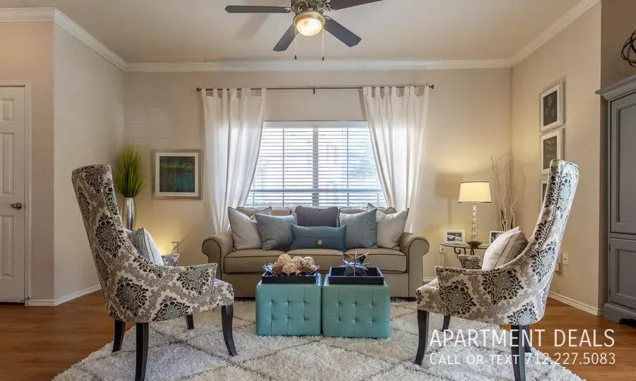 54 Spring Pt photo 2