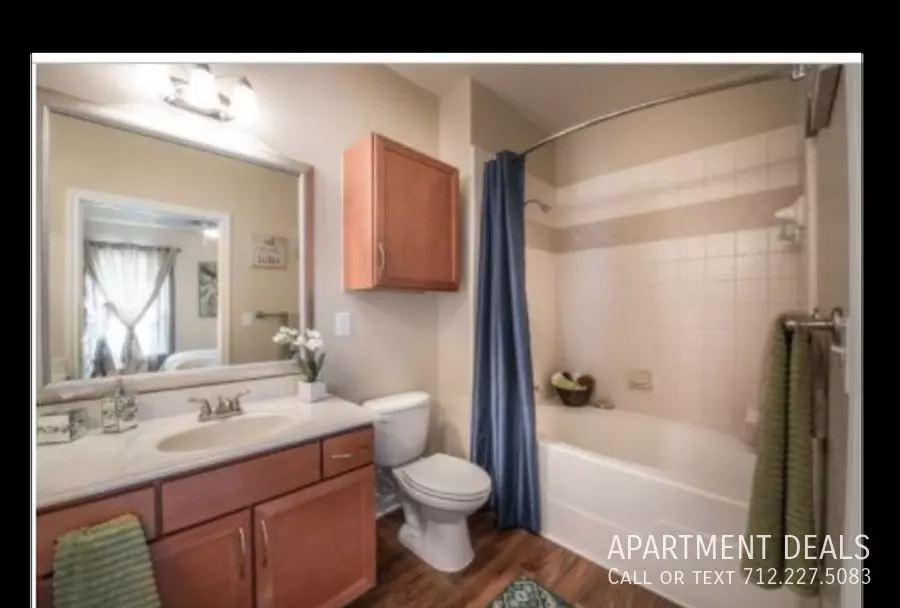 8 Galway Place, Spring, TX 77382 photo 2