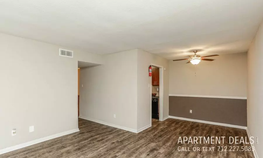 11732 West Bellfort Street, Stafford, TX 77477 photo 2