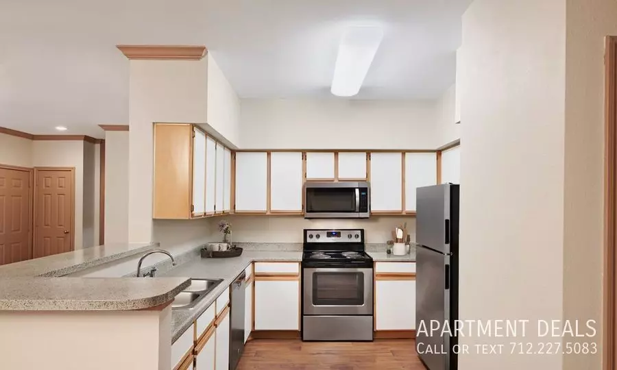 12256 South Kirkwood Road, Stafford, TX 77477 photo 4