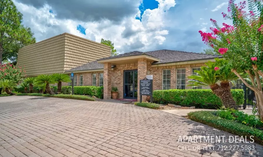 12909 Sugar Ridge Boulevard, Stafford, TX 77477 photo 3