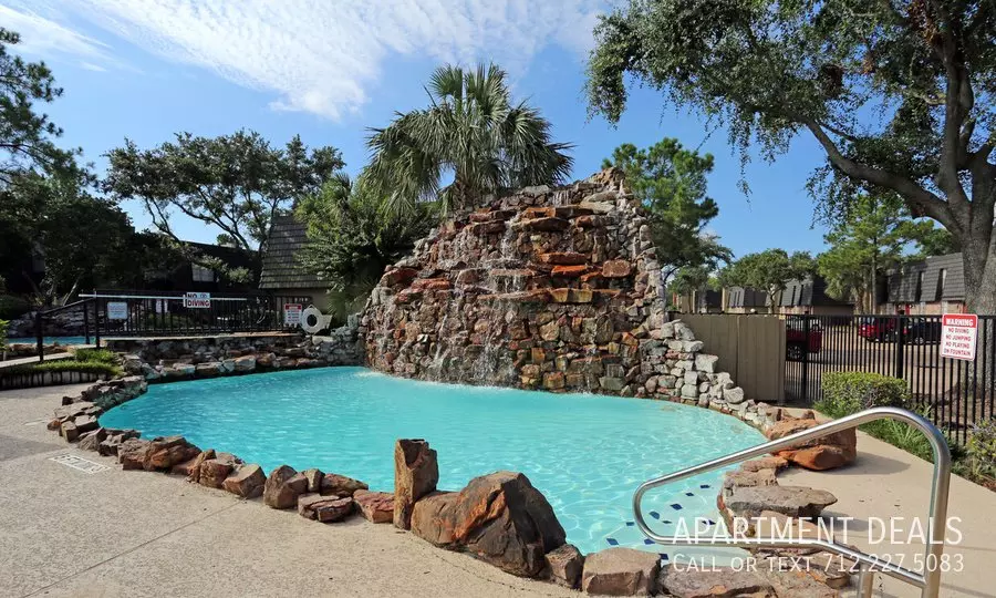12909 Sugar Ridge Boulevard, Stafford, TX 77477 photo 5
