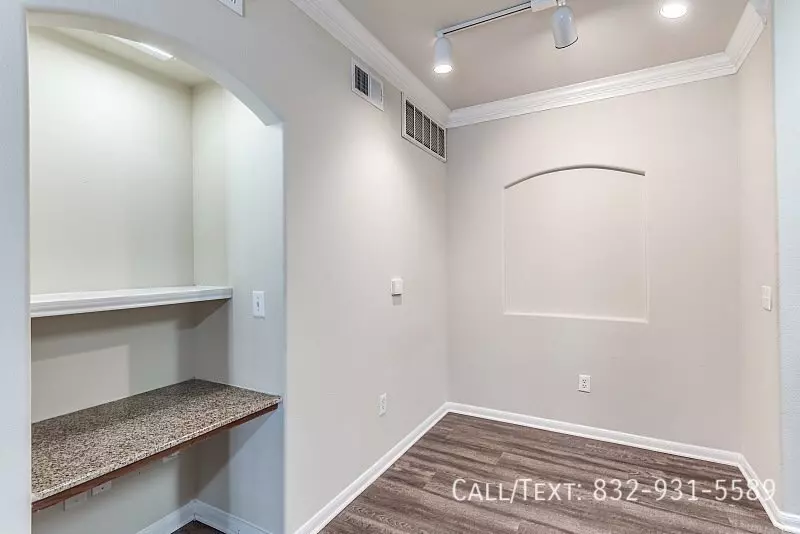 1366 Dulles Ave photo 5