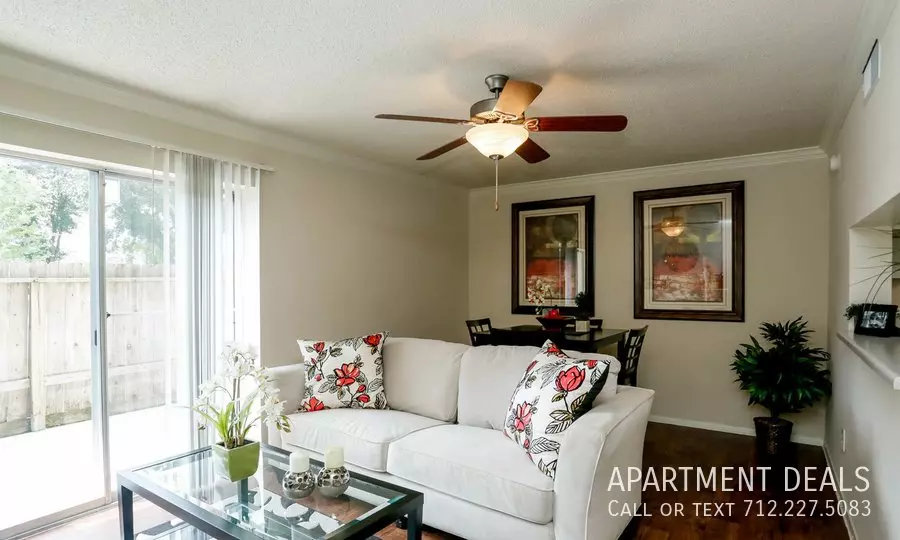 4836 Sugar Grove Boulevard, Stafford, TX 77477 photo 3