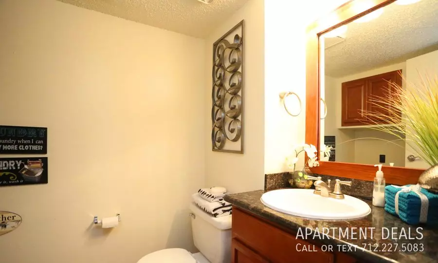 5021 Grove West Boulevard, Stafford, TX 77477 photo 2