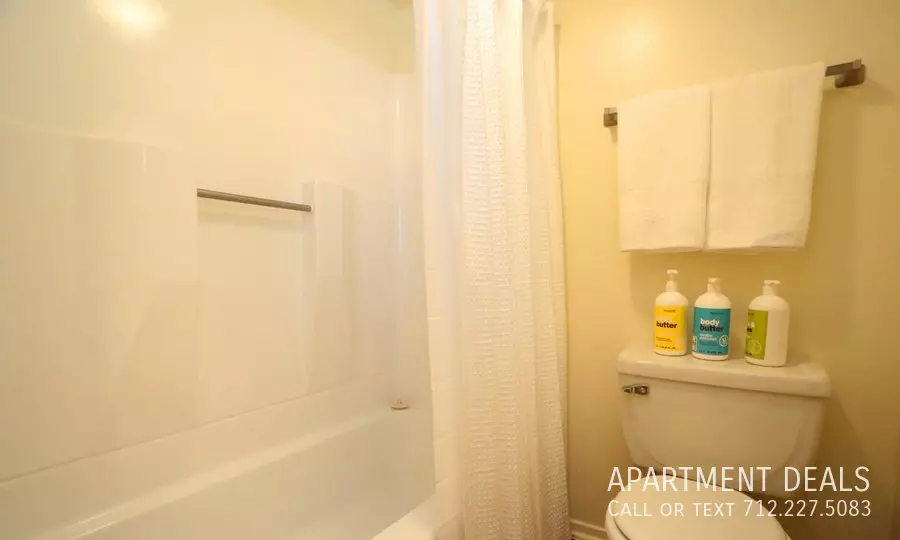 5021 Grove West Boulevard, Stafford, TX 77477 photo 5