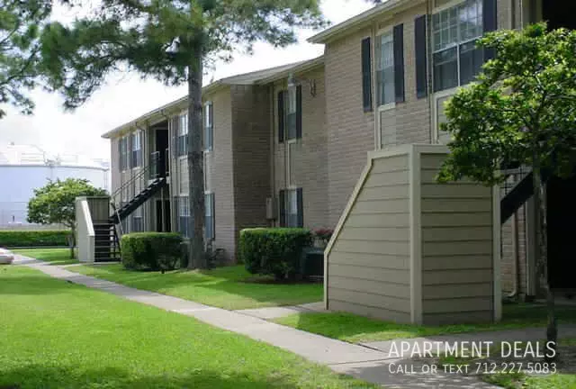 506 Stafford Run Road, Stafford, TX 77477 photo 4