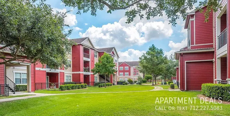 516 Colony Lake Estates Drive, Stafford, TX 77477 photo 4
