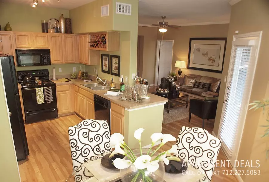 6 New Stafford Road, Stafford, TX 77477 photo 5