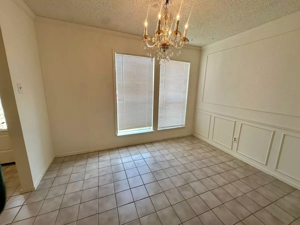 For Lease | 2 Bed, 1.5 Bath | 900 Sq Ft | Meadow Village photo 4
