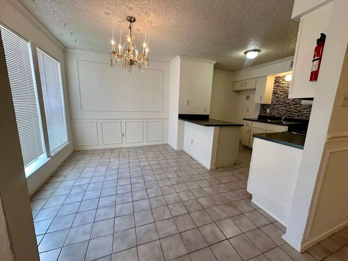For Lease | 2 Bed, 1.5 Bath | 900 Sq Ft | Meadow Village photo 3