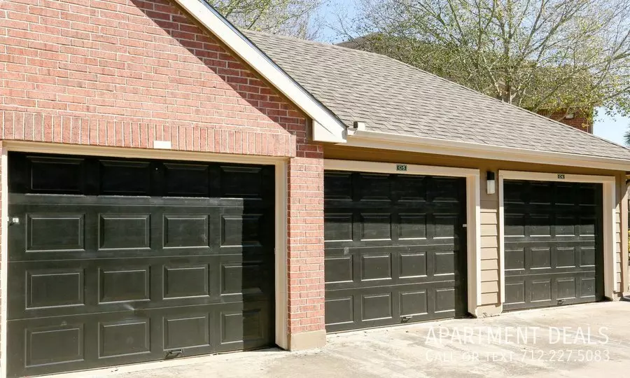 12106 Addicks-howell RD photo 5