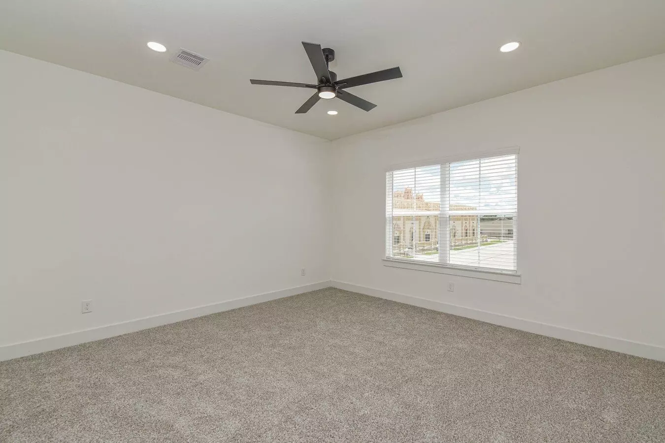 17002 Driver Lane, Sugar Land, TX 77498 photo 4