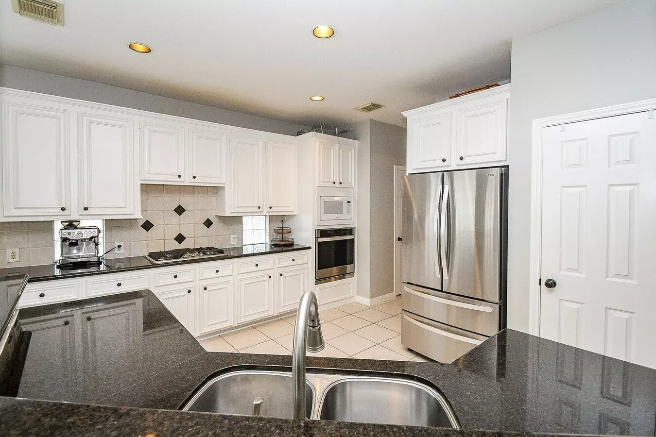 2114 Thistlerock Lane, Sugar Land, TX 77479 photo 3
