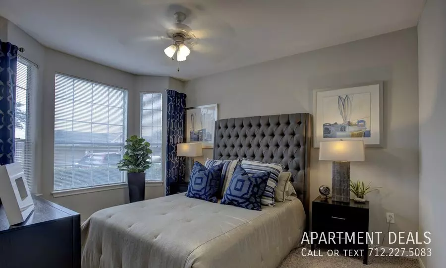 5561 New Territory Boulevard, Sugar Land, TX 77479 photo 2
