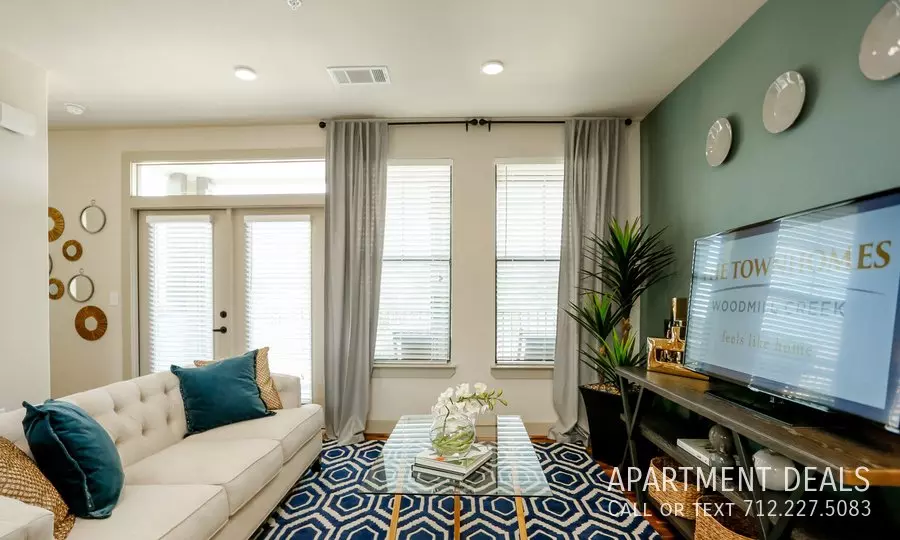 25151 Panther Bend Court, The Woodlands, TX 77380 photo 4