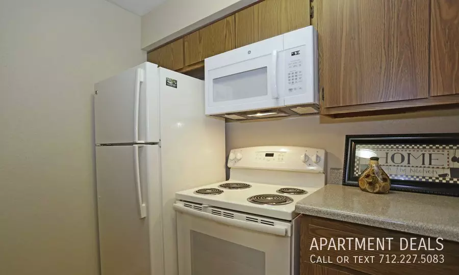 1006 Hicks Street, Tomball, TX 77375 photo 5