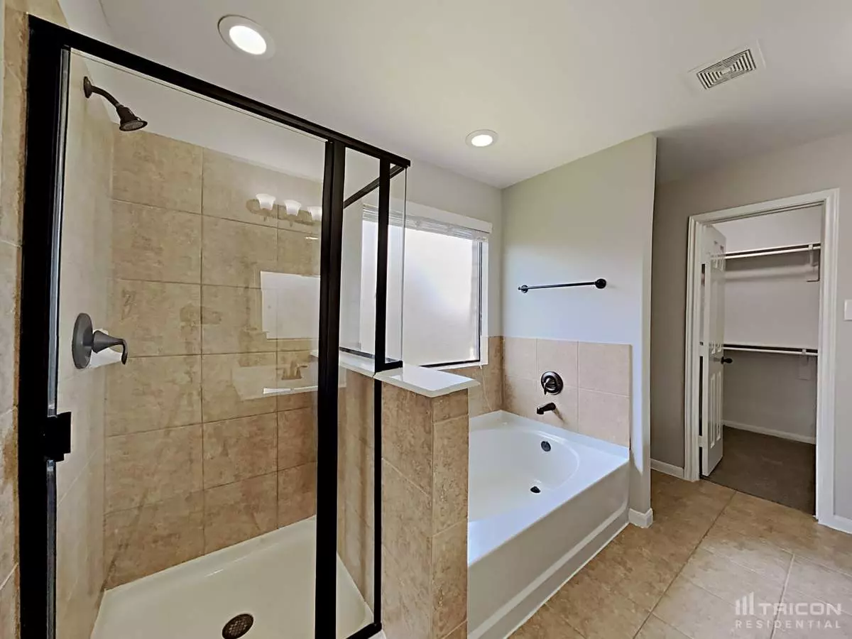10107 Bitternut Hickory Lane, Tomball, TX 77375 photo 4