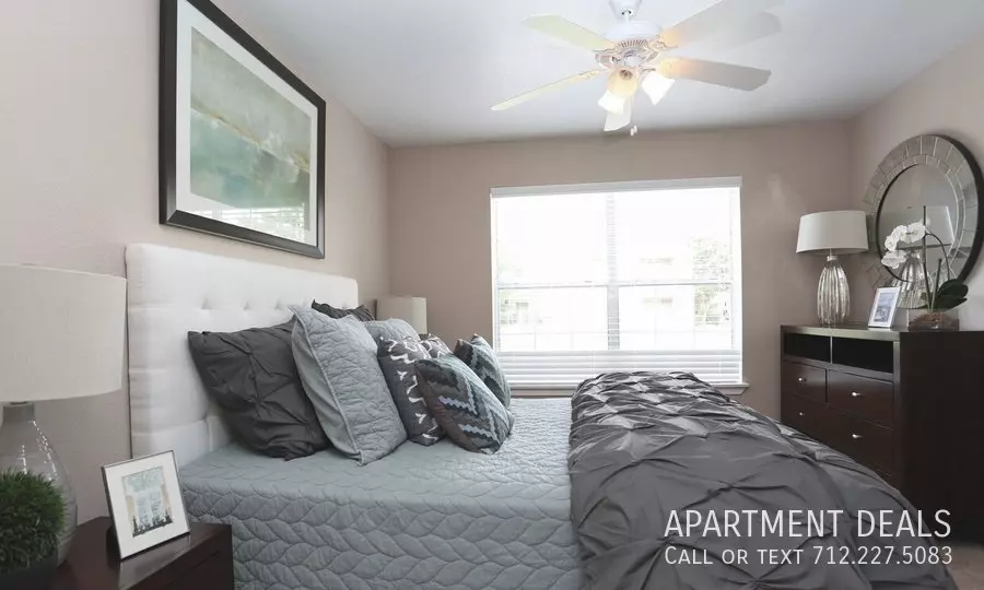 1106 South Cherry Street, Tomball, TX 77375 photo 5