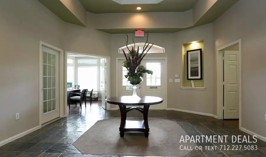 1106 South Cherry Street, Tomball, TX 77375 photo 2
