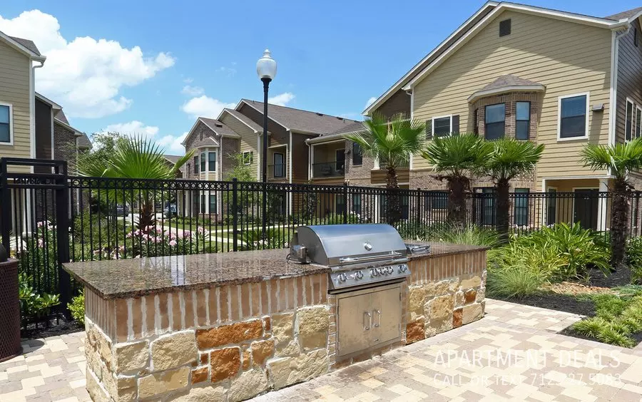 11746 Northpointe Boulevard, Tomball, TX 77377 photo 5
