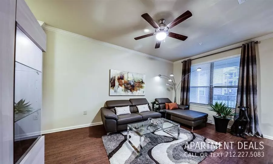 12107 Northpointe Boulevard, Tomball, TX 77377 photo 2