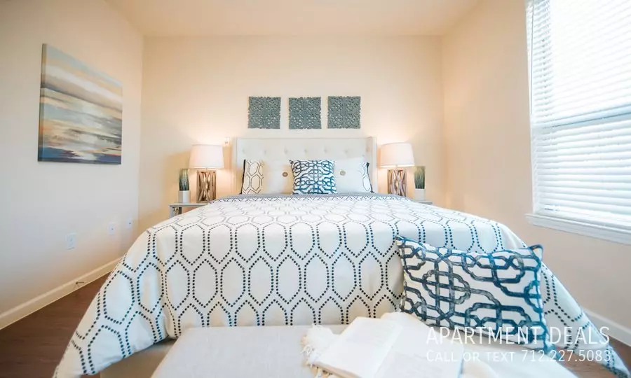24061 Hazyl Shadow Drive, Tomball, TX 77375 photo 5