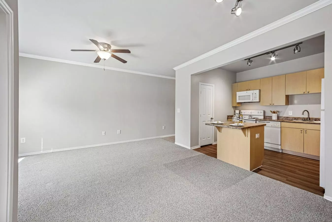 The Residences Of Holland Lake photo 3