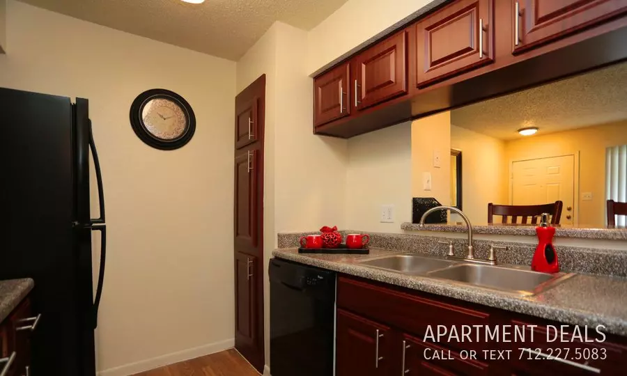 246 El Dorado Boulevard, Webster, TX 77598 photo 4
